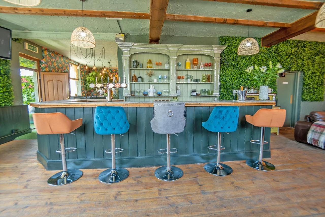 Entire Venue With Accommodation Sleeps Up To 19 - Waterfall Country Escape Wales Coelbren Exterior foto